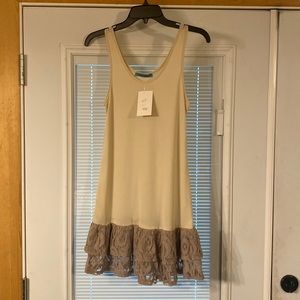 Long lace bottom tank